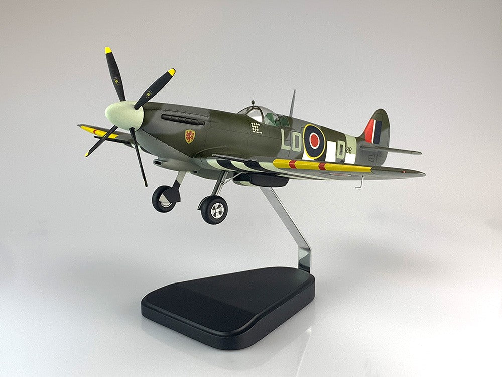 Spitfire MJ586