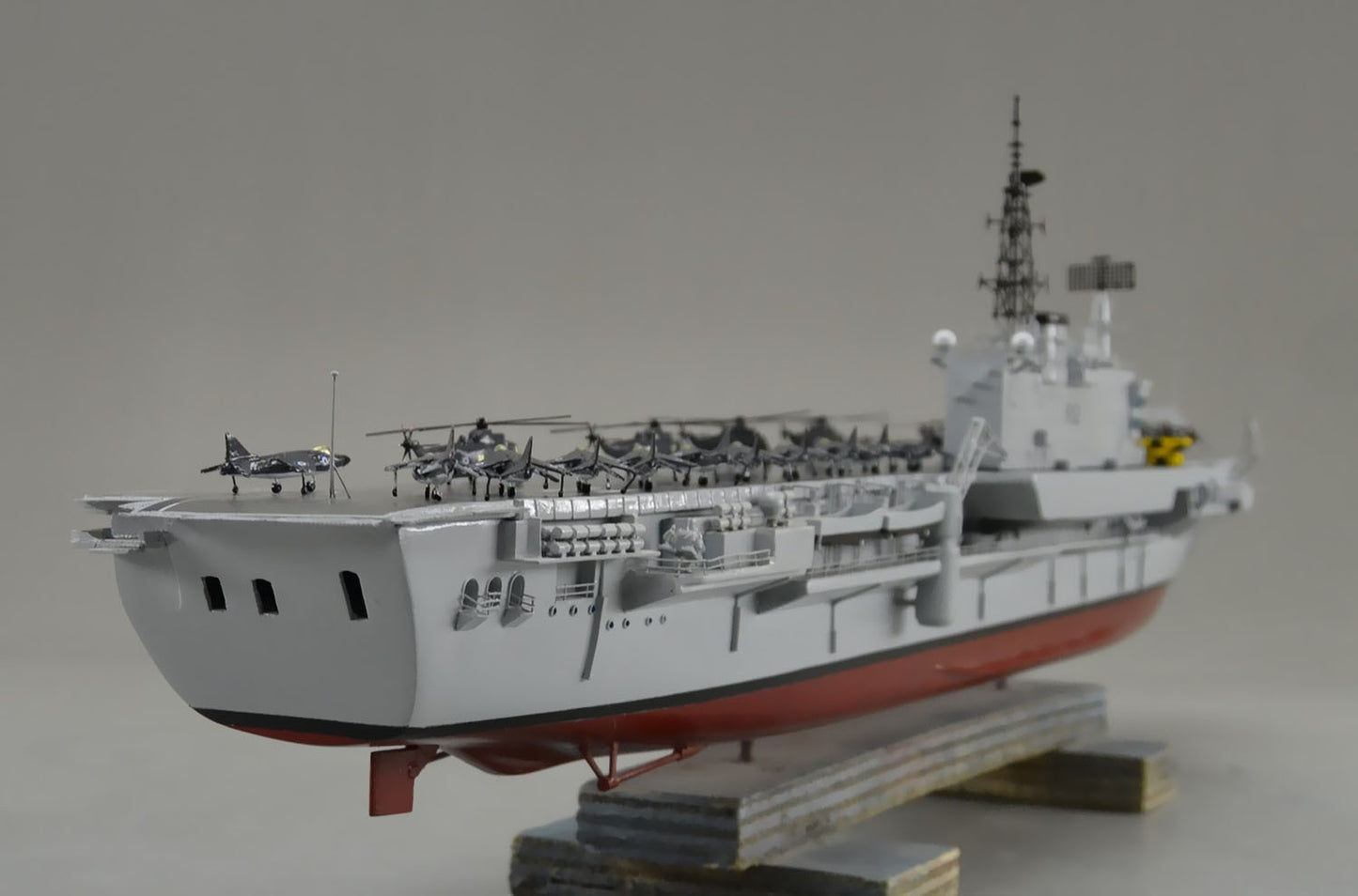 HMS Hermes R12  (Falklands)