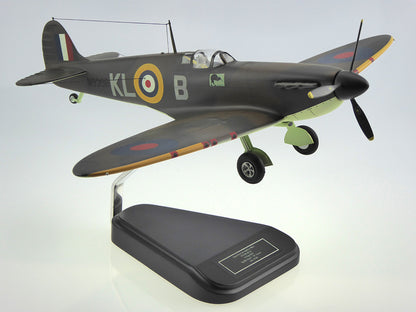 Supermarine Spitfire Mk I P9398 KL-B (Al Deere)